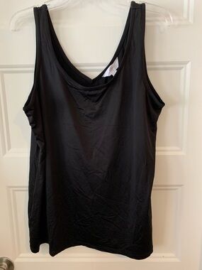 A mtl Women’s Black Scoop Neck Tank Top